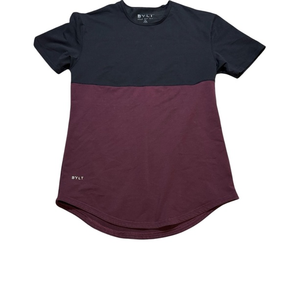 👕Bylt Drop-Cut Lux Tee Men’s Small Black Burgundy Colorblock Curved Hem Shirt👕 - Picture 1 of 3